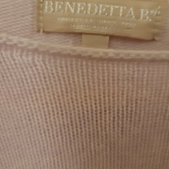 Sweater - Picture 2 of 5